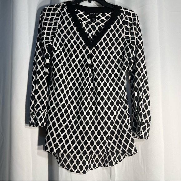 Chic White House Black Market Cross Stripe Top -RollUp Sleeves Timeless Elegance - Picture 1 of 10